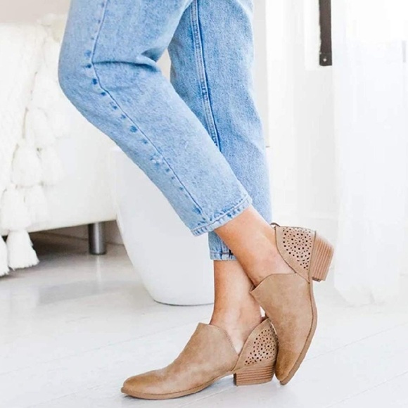 🆕️ Perforated Cutout Western Ankle Booties - Picture 2 of 5